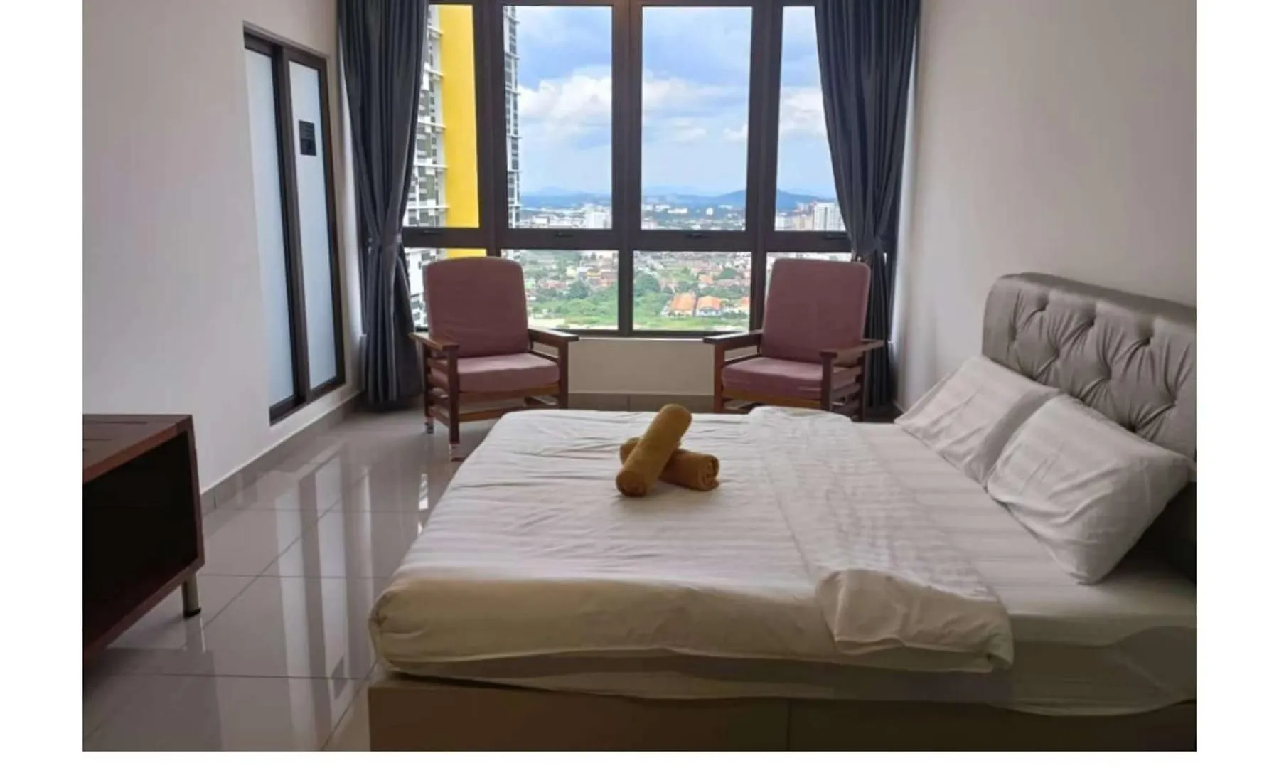 Bali Residences Netflix 2 - 8Pax Malacca Apartment